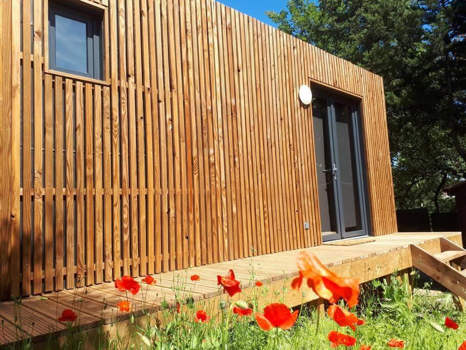 Joli Studio Climatise Avec Jacuzzi Prive Et Entree Independante Frejus Exterior photo